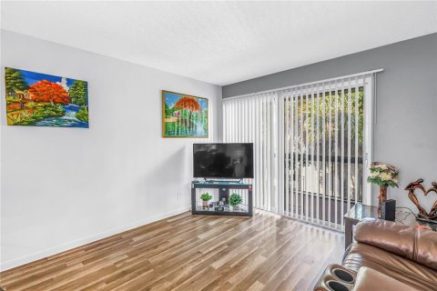 Condominio en venta en Tampa, Florida, 2 dormitorios, 99.22 m2 № 2099142 - foto 11