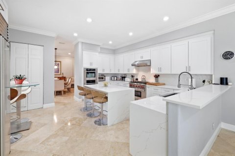 House in Wellington, Florida 6 bedrooms, 377.37 sq.m. № 2392054 - photo 9