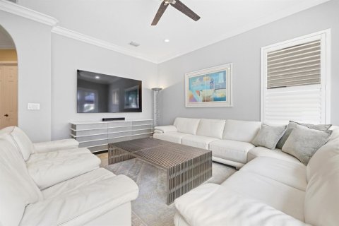 House in Wellington, Florida 6 bedrooms, 377.37 sq.m. № 2392054 - photo 13