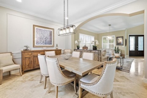 House in Wellington, Florida 6 bedrooms, 377.37 sq.m. № 2392054 - photo 8