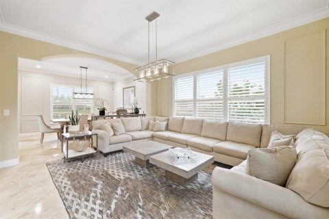 House in Wellington, Florida 6 bedrooms, 377.37 sq.m. № 2392054 - photo 6