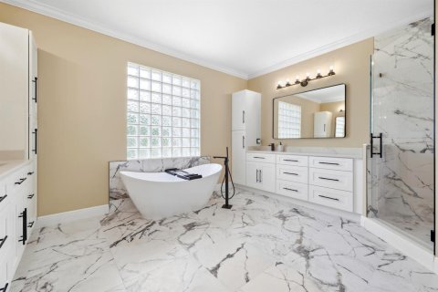 House in Wellington, Florida 6 bedrooms, 377.37 sq.m. № 2392054 - photo 19