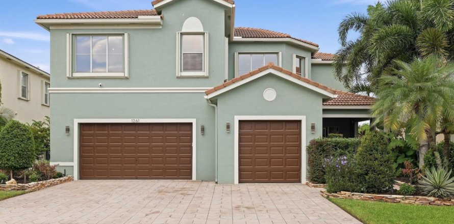 House in Wellington, Florida 6 bedrooms, 377.37 sq.m. № 2392054