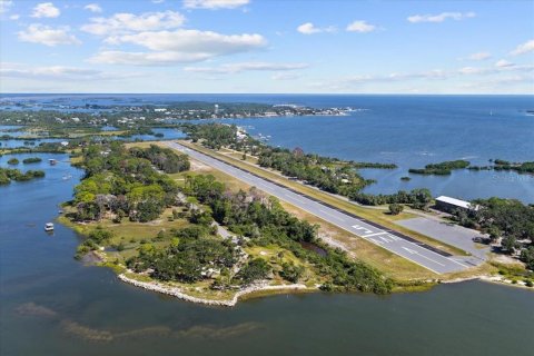 House in Cedar Key, Florida 3 bedrooms, 242.66 sq.m. № 2098879 - photo 6