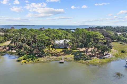 House in Cedar Key, Florida 3 bedrooms, 242.66 sq.m. № 2098879 - photo 8