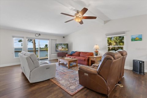 House in Cedar Key, Florida 3 bedrooms, 242.66 sq.m. № 2098879 - photo 24