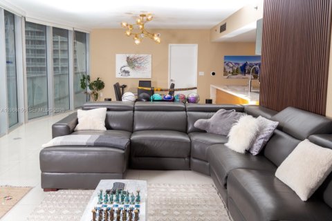 Condominio en alquiler en Miami, Florida, 3 dormitorios, 169.55 m2 № 2029320 - foto 9