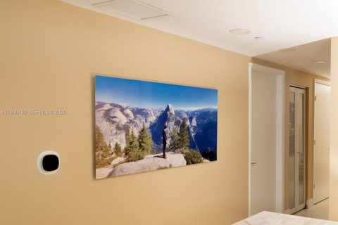 Condominio en alquiler en Miami, Florida, 3 dormitorios, 169.55 m2 № 2029320 - foto 6