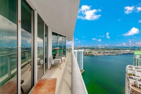 Condominio en alquiler en Miami, Florida, 3 dormitorios, 169.55 m2 № 2029320 - foto 27