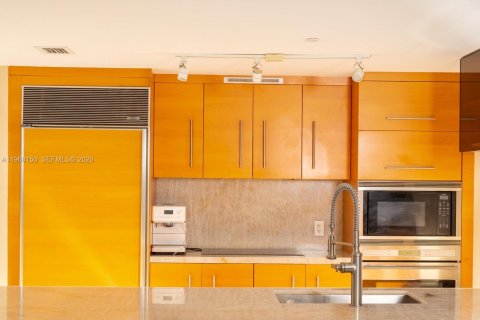 Condominio en alquiler en Miami, Florida, 3 dormitorios, 169.55 m2 № 2029320 - foto 17