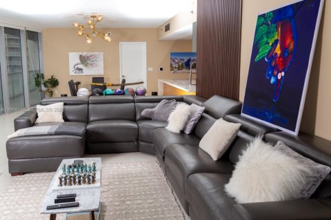 Condominio en alquiler en Miami, Florida, 3 dormitorios, 169.55 m2 № 2029320 - foto 10