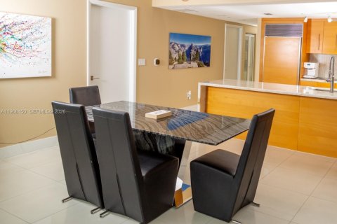 Condominio en alquiler en Miami, Florida, 3 dormitorios, 169.55 m2 № 2029320 - foto 13