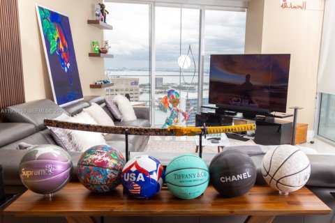 Condominio en Miami, Florida, 3 dormitorios  № 2029320