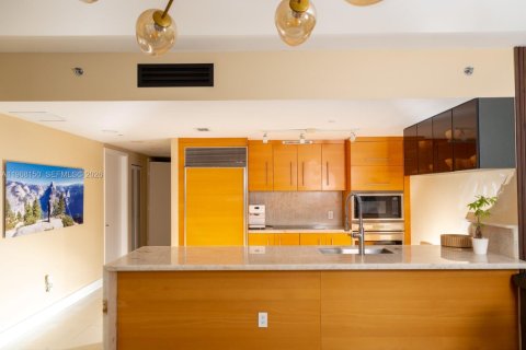 Condominio en alquiler en Miami, Florida, 3 dormitorios, 169.55 m2 № 2029320 - foto 18