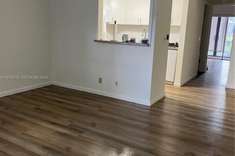 Condo in West Palm Beach, Florida, 1 bedroom № 2030904 - photo 6