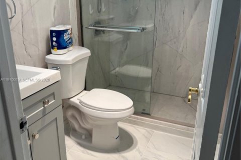 Condo in West Palm Beach, Florida, 1 bedroom № 2030904 - photo 4