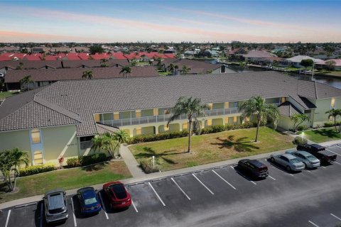 Condominio en Punta Gorda, Florida, 3 dormitorios № 2106032