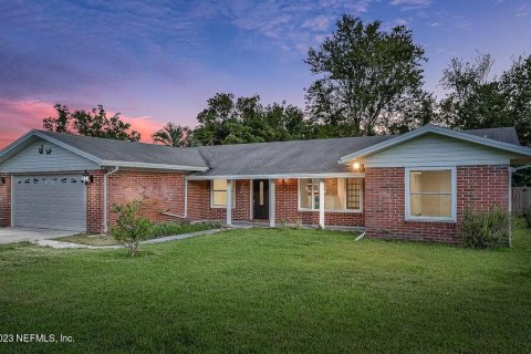 Casa en venta en Orange Park, Florida, 4 dormitorios, 189.99 m2 № 834628 - foto 1
