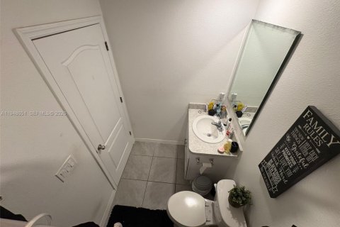 Снять в аренду таунхаус в Киссимми, Флорида 3 спальни, № 2004652 - фото 6