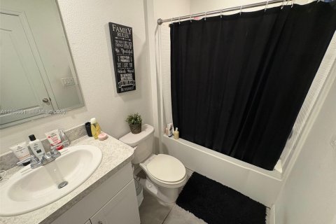 Снять в аренду таунхаус в Киссимми, Флорида 3 спальни, № 2004652 - фото 9