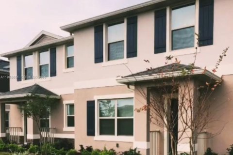 Adosado en alquiler en Kissimmee, Florida, 3 dormitorios № 2004652 - foto 12