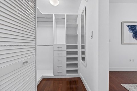 Condo in Coral Gables, Florida, 2 bedrooms  № 2068845 - photo 20