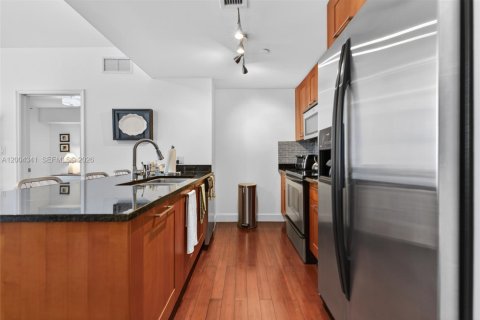 Condo in Coral Gables, Florida, 2 bedrooms  № 2068845 - photo 7