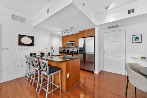 Condo in Coral Gables, Florida, 2 bedrooms  № 2068845 - photo 3