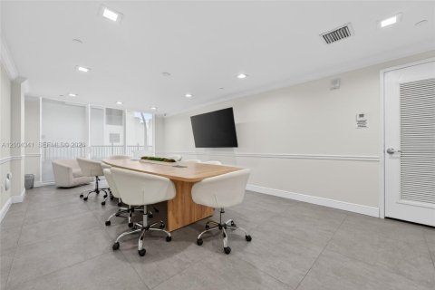 Condo in Coral Gables, Florida, 2 bedrooms  № 2068845 - photo 26