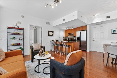 Condo in Coral Gables, Florida, 2 bedrooms  № 2068845 - photo 6