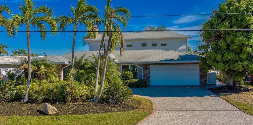 Villa ou maison à Clearwater, Floride 4 chambres, 387.59 m2 № 2142551