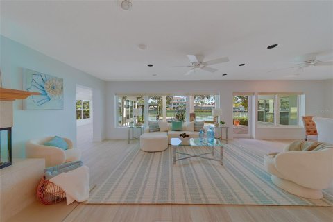 Villa ou maison à vendre à Clearwater, Floride: 4 chambres, 387.59 m2 № 2142551 - photo 3