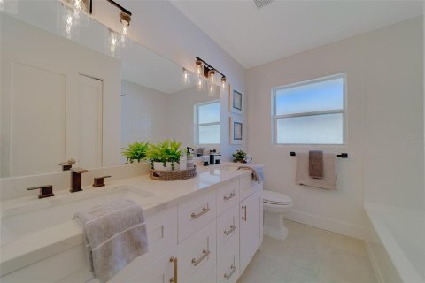 Villa ou maison à vendre à Clearwater, Floride: 4 chambres, 387.59 m2 № 2142551 - photo 5