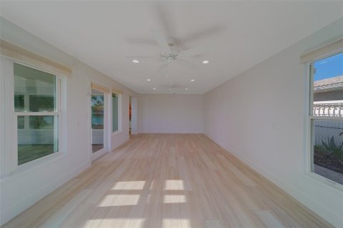 Villa ou maison à vendre à Clearwater, Floride: 4 chambres, 387.59 m2 № 2142551 - photo 16