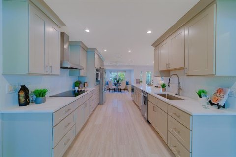 Villa ou maison à vendre à Clearwater, Floride: 4 chambres, 387.59 m2 № 2142551 - photo 4