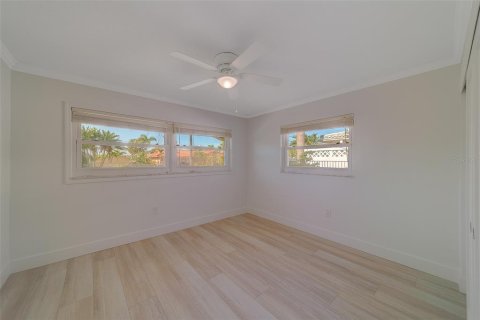 Villa ou maison à vendre à Clearwater, Floride: 4 chambres, 387.59 m2 № 2142551 - photo 27