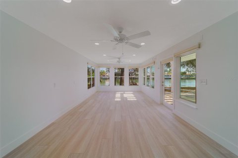 Villa ou maison à vendre à Clearwater, Floride: 4 chambres, 387.59 m2 № 2142551 - photo 14