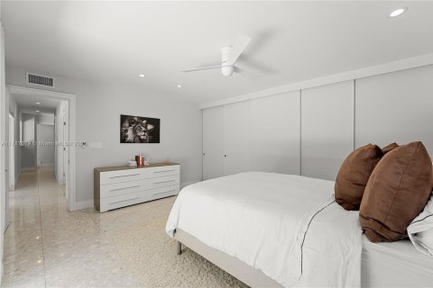 Villa ou maison à louer à Miami Beach, Floride: 4 chambres, 239.97 m2 № 1994972 - photo 22