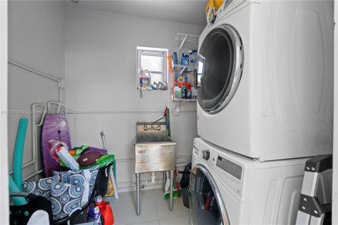 Villa ou maison à louer à Miami Beach, Floride: 4 chambres, 239.97 m2 № 1994972 - photo 30