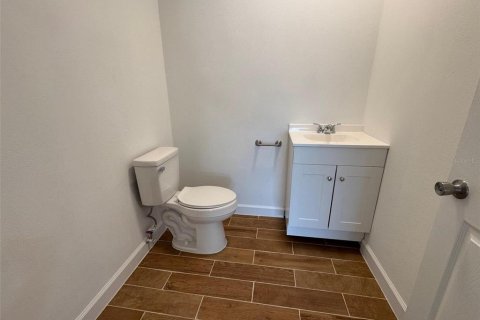 Propiedad comercial en alquiler en Winter Haven, Florida, 74.32 m2 № 1906403 - foto 5