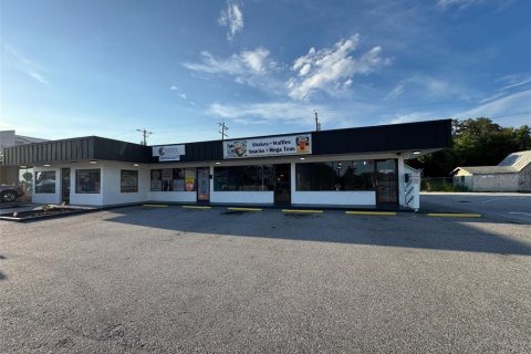 Propiedad comercial en alquiler en Winter Haven, Florida, 74.32 m2 № 1906403 - foto 1