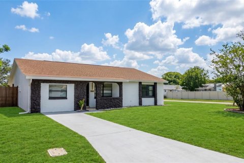 House in Kissimmee, Florida 4 bedrooms, 171.13 sq.m. № 2094302