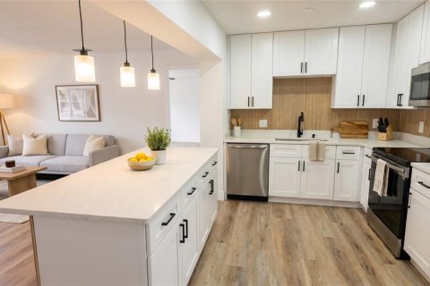 House in Kissimmee, Florida 4 bedrooms, 171.13 sq.m. № 2094302 - photo 9