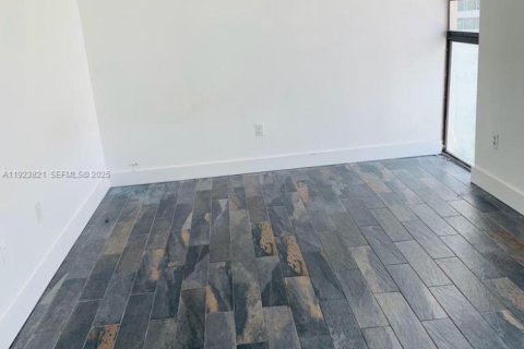 Condo in Miami Beach, Florida, 2 bedrooms  № 1982456 - photo 5