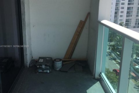 Condo in Miami Beach, Florida, 2 bedrooms  № 1982456 - photo 3