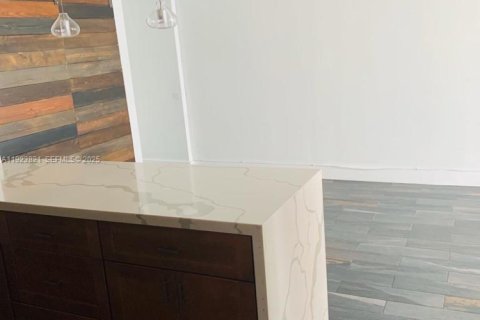 Condo in Miami Beach, Florida, 2 bedrooms  № 1982456 - photo 22