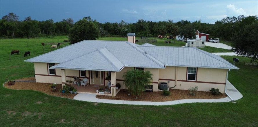 House in Arcadia, Florida 3 bedrooms, 161.65 sq.m. № 1844554