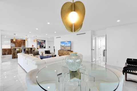 Condo in Boca Raton, Florida, 3 bedrooms  № 2387958 - photo 12