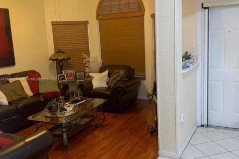 Casa en venta en Homestead, Florida, 3 dormitorios, 141.12 m2 № 1973441 - foto 10