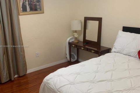 Casa en venta en Homestead, Florida, 3 dormitorios, 141.12 m2 № 1973441 - foto 4